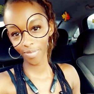 Meet your Posher, Dara